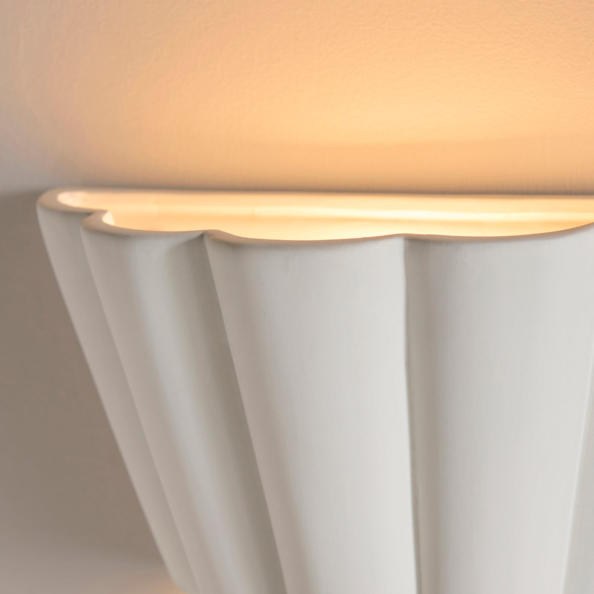 Babylon Wall Washer in Unglazed Scalloped Edge Ceramic