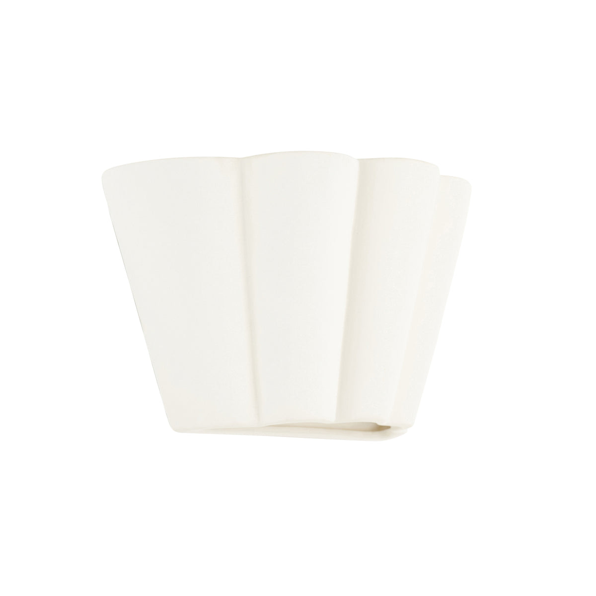 Babylon Wall Washer in Unglazed Scalloped Edge Ceramic