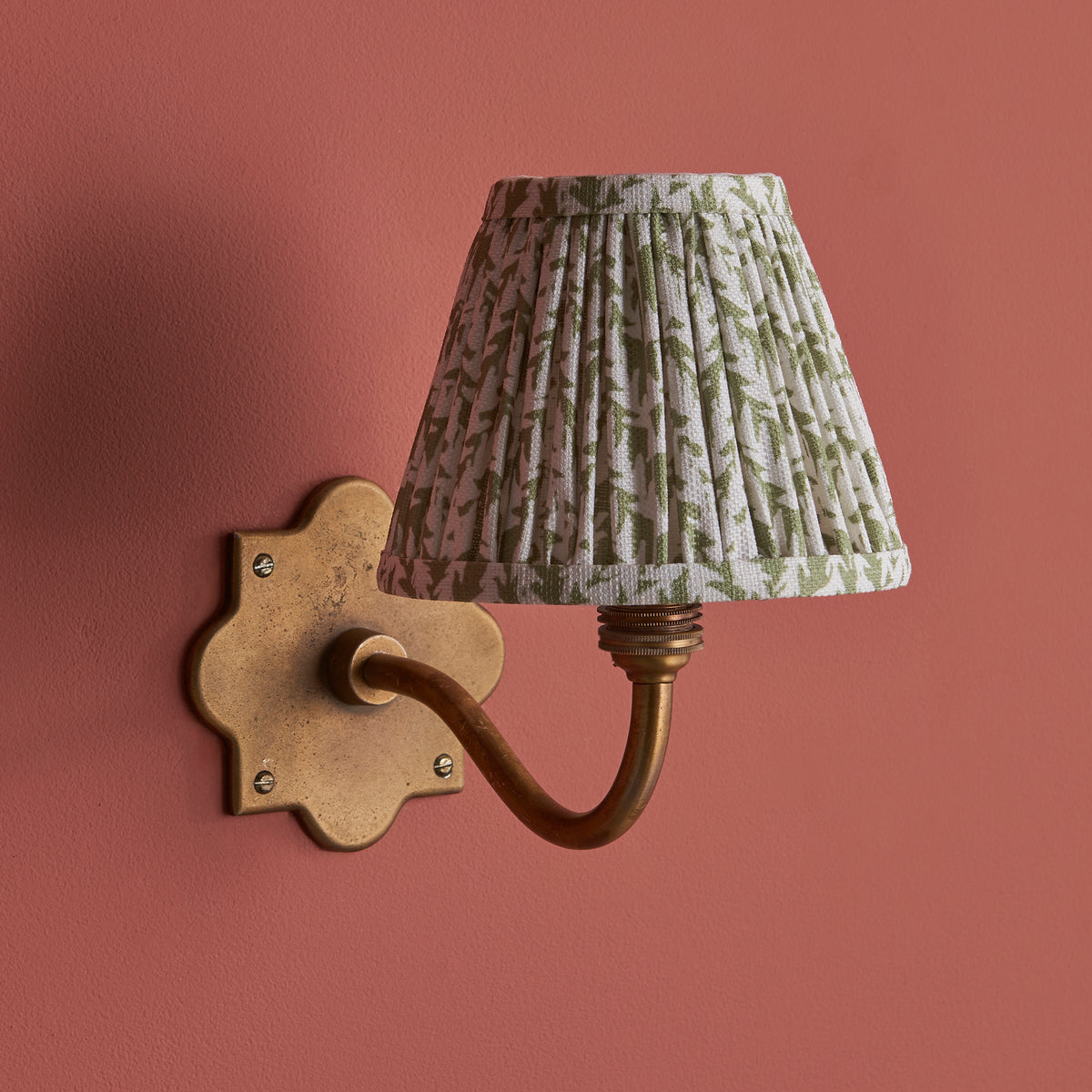 Anvil Curve Wall Light in Brass with Herb Garden Green 16cm Leaf Shade