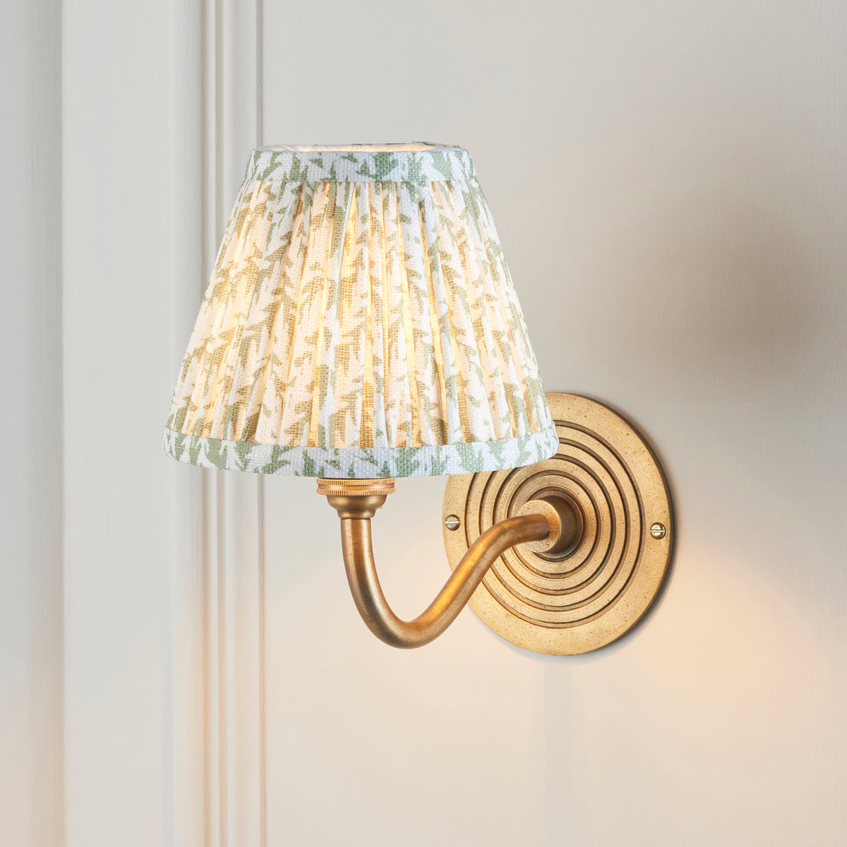 Ripple Curve Wall Light in Brass with Herb Garden Green 16cm Leaf Shade