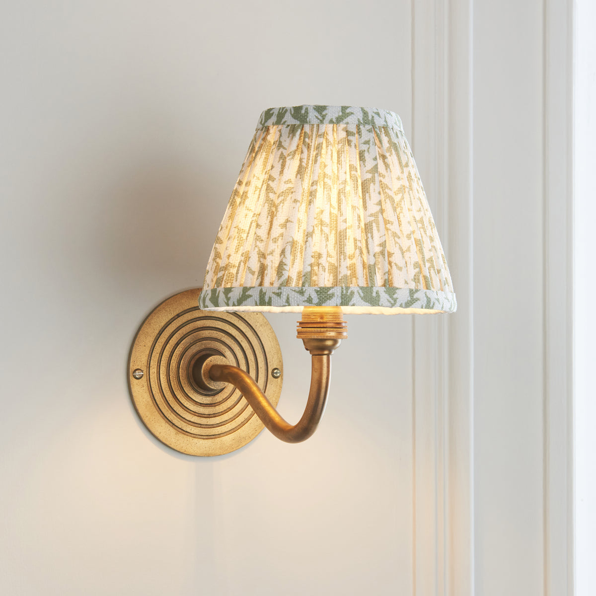 Ripple Curve Wall Light in Brass with Herb Garden Green 16cm Leaf Shade
