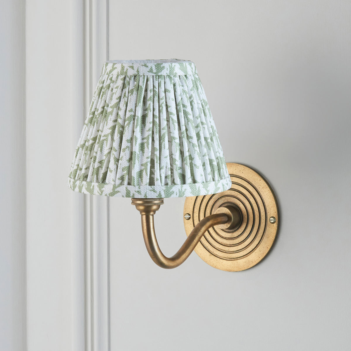 Ripple Curve Wall Light in Brass with Herb Garden Green 16cm Leaf Shade