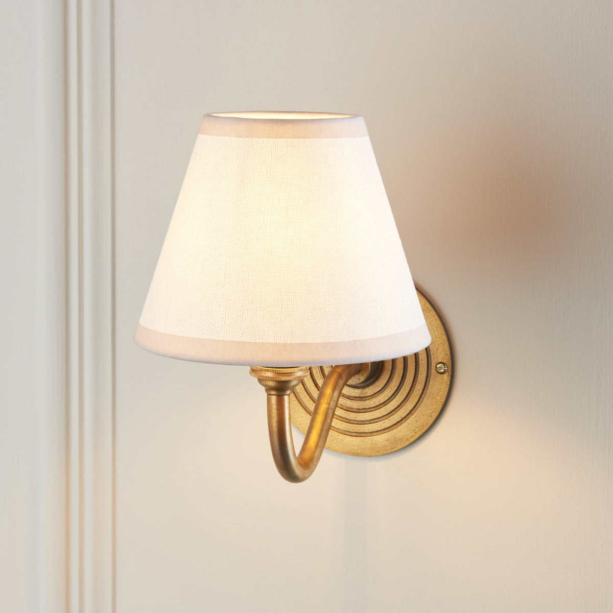 Ripple Curve Wall Light in Brass with Vintage & Almond White 16cm Ivy Shade