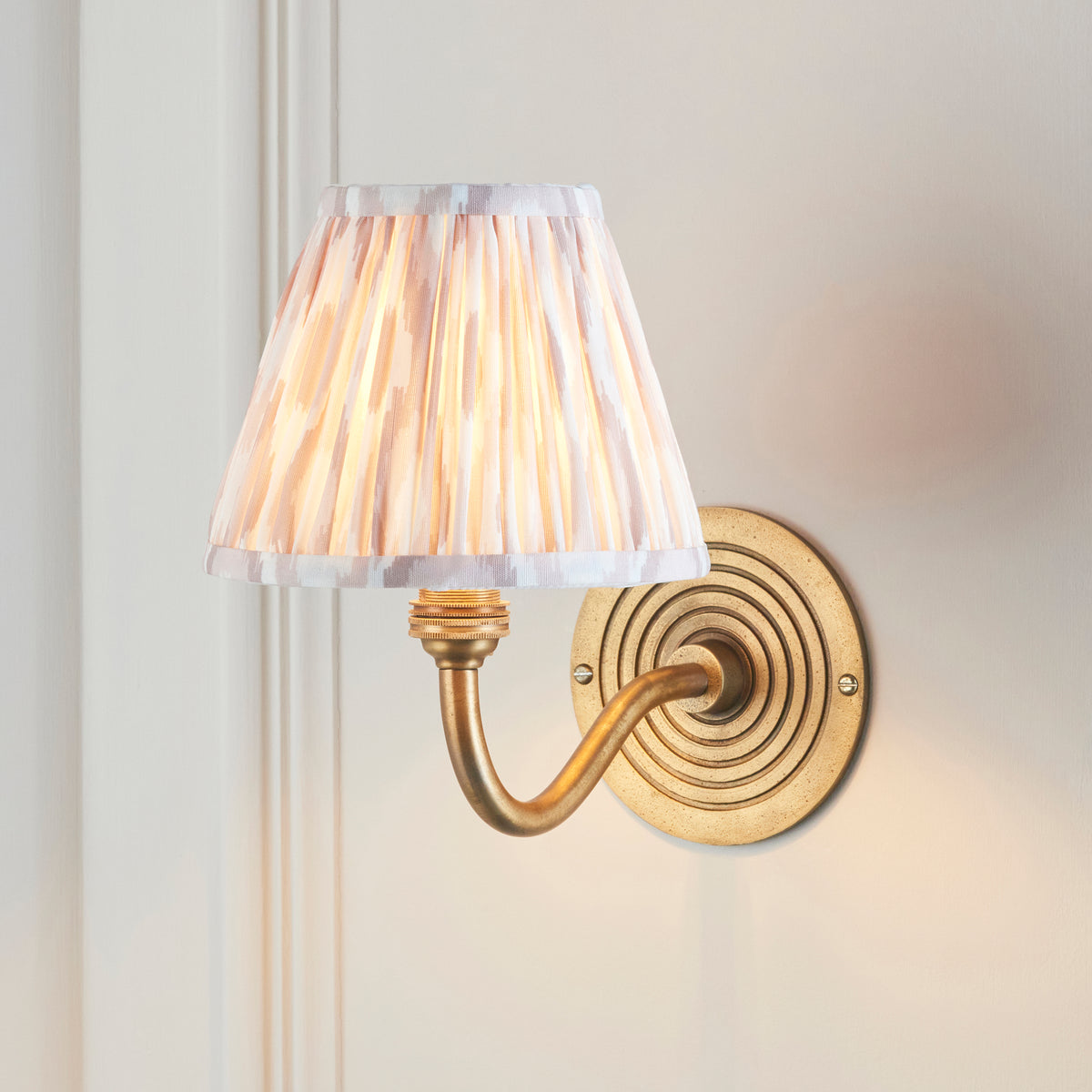 Ripple Curve Wall Light in Brass with Neutral 16cm Ikat Shade