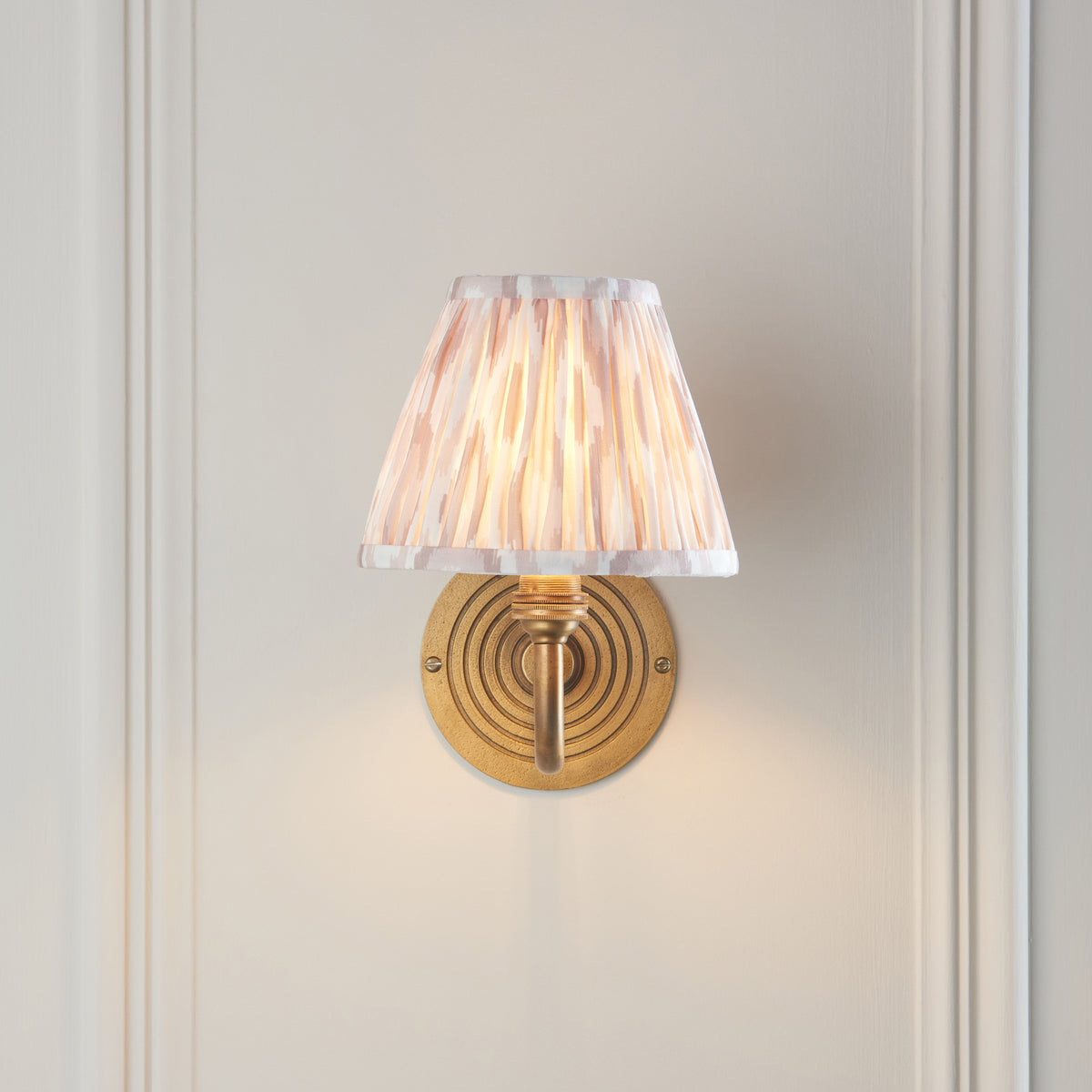 Ripple Curve Wall Light in Brass with Neutral 16cm Ikat Shade