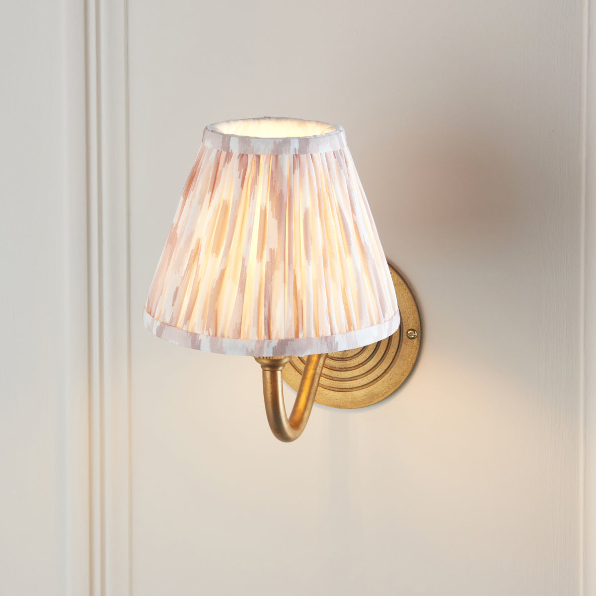 Ripple Curve Wall Light in Brass with Neutral 16cm Ikat Shade