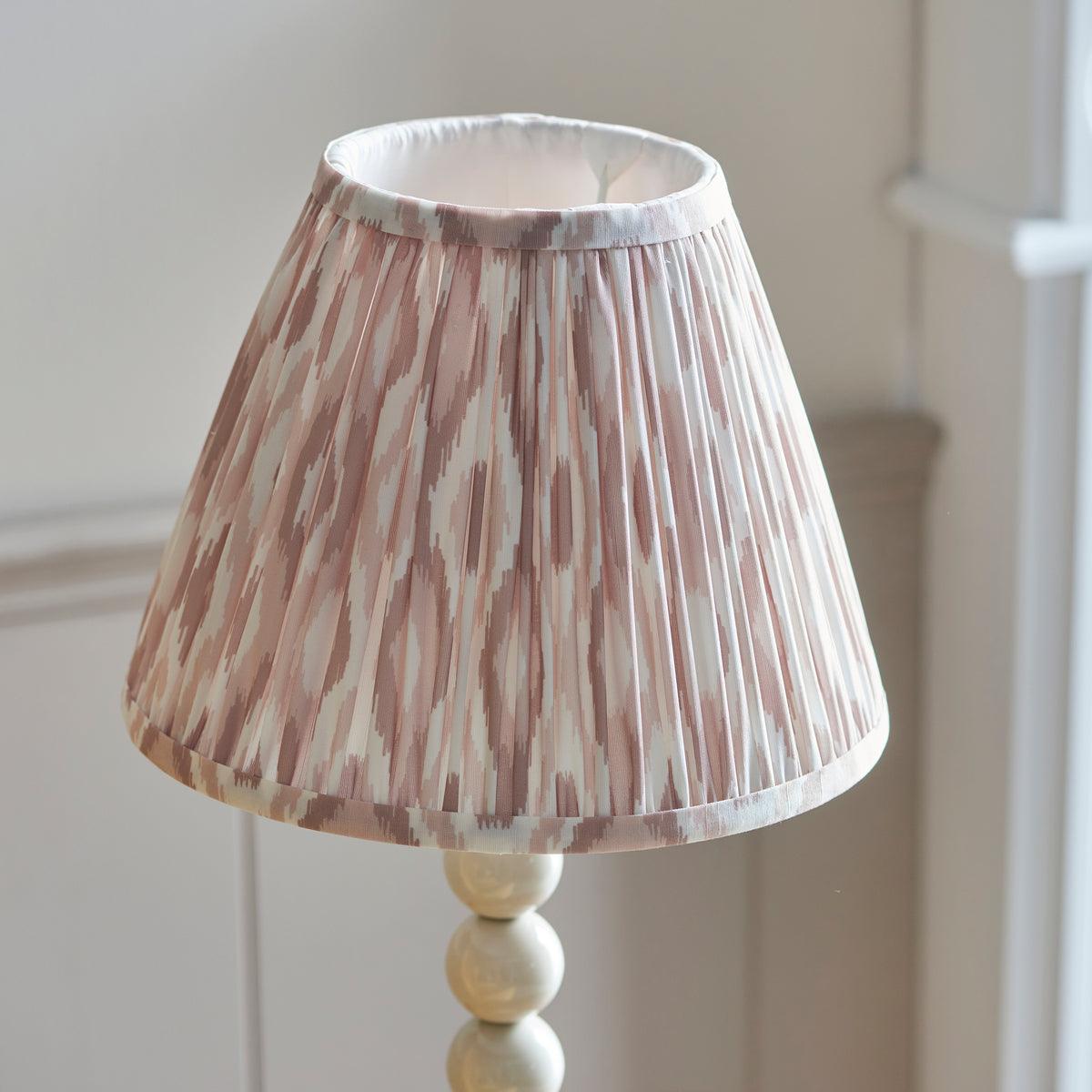 Higgledy Table Lamp in Almond White with Neutral 25cm Ikat Shade
