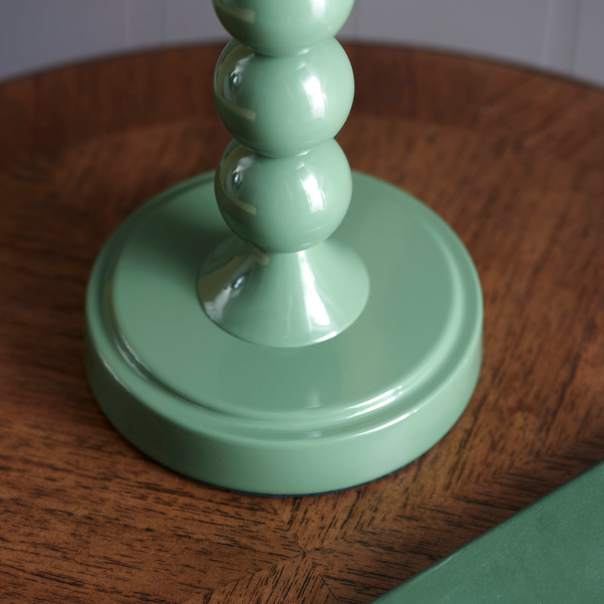 Higgledy Table Lamp in Cotswold Green with Vintage & Almond White 25cm Ivy Shade