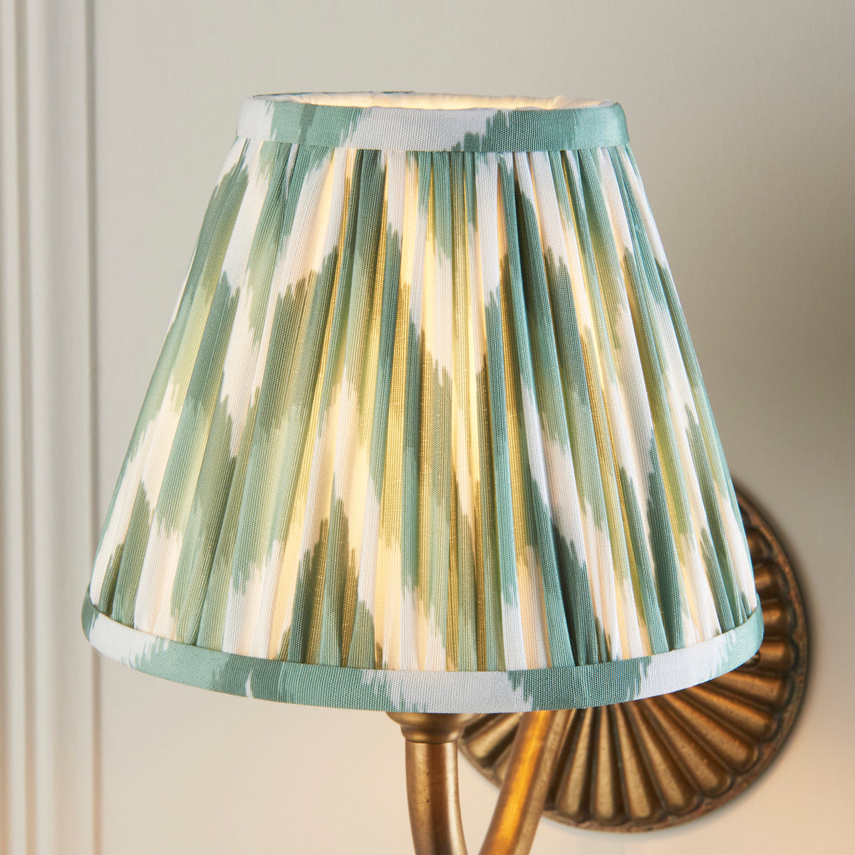 Dahlia Curve Wall Light in Brass with Cotswold Green 16cm Zigzag Shade