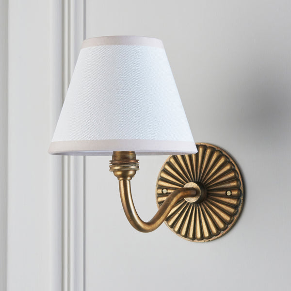 Dahlia Curve Wall Light in Brass with Vintage White 16cm Ivy Shade