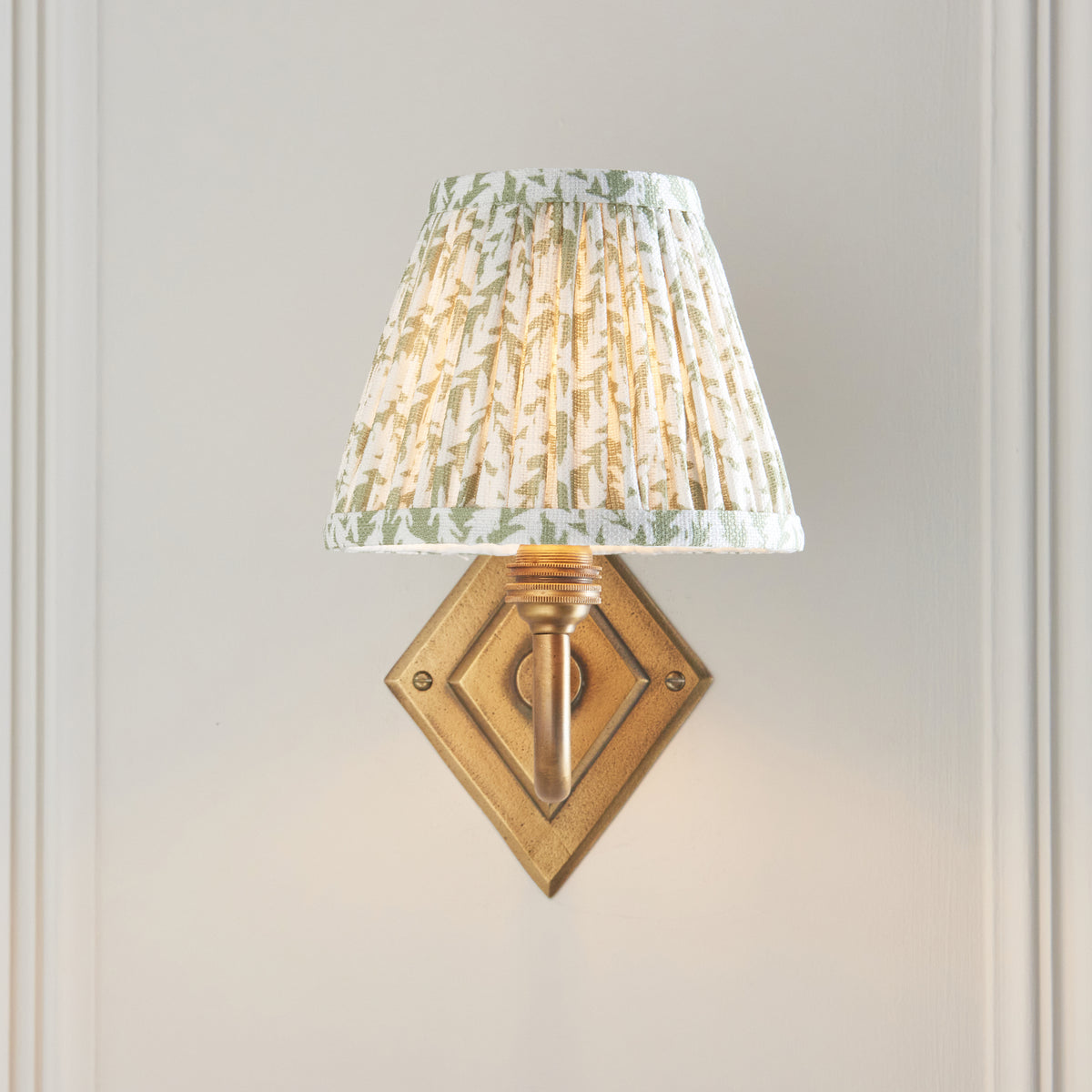 Diamond Curve Wall Light in Brass with Herb Garden Green 16cm Leaf Shade