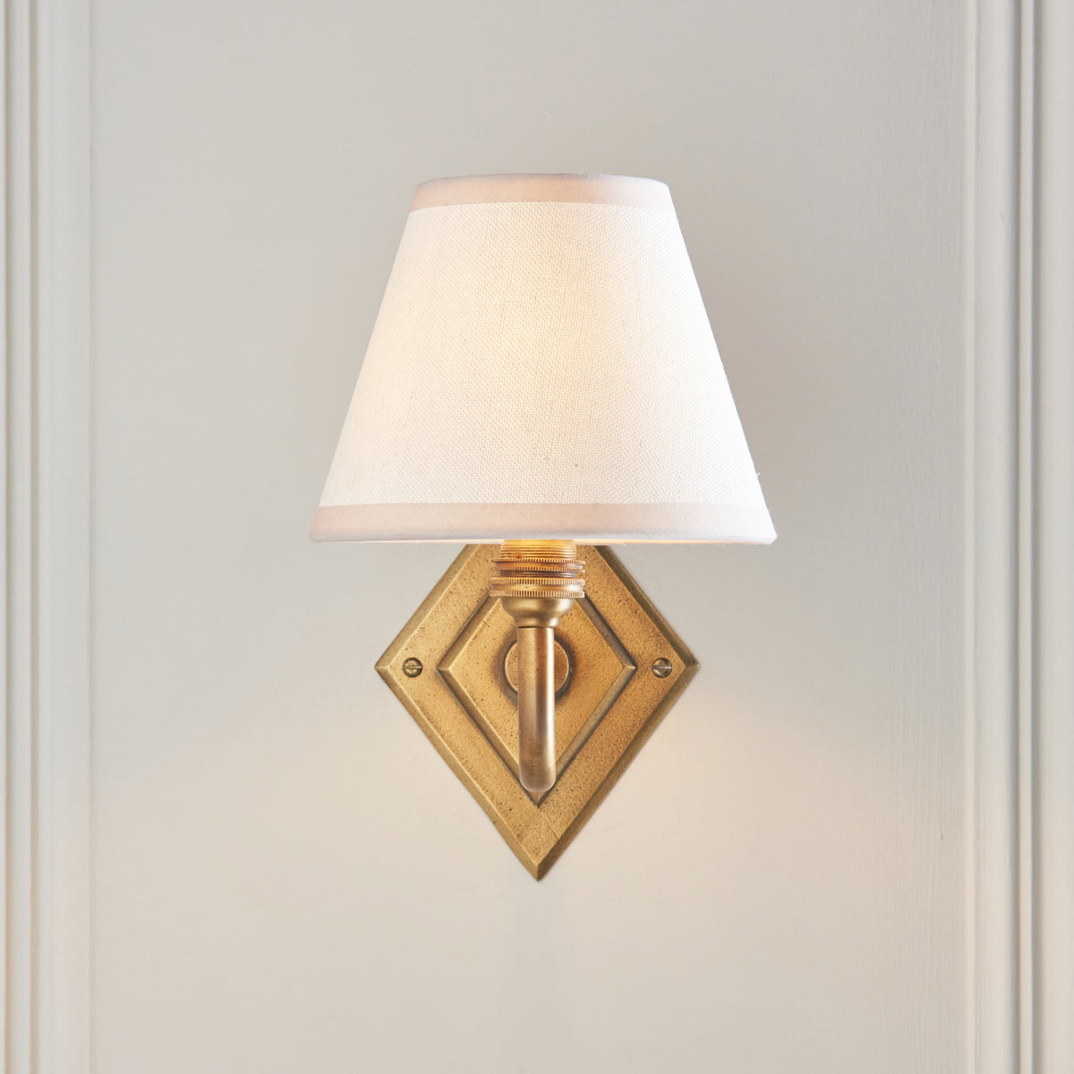 Diamond Curve Wall Light in Brass with Vintage White 16cm Ivy Shade