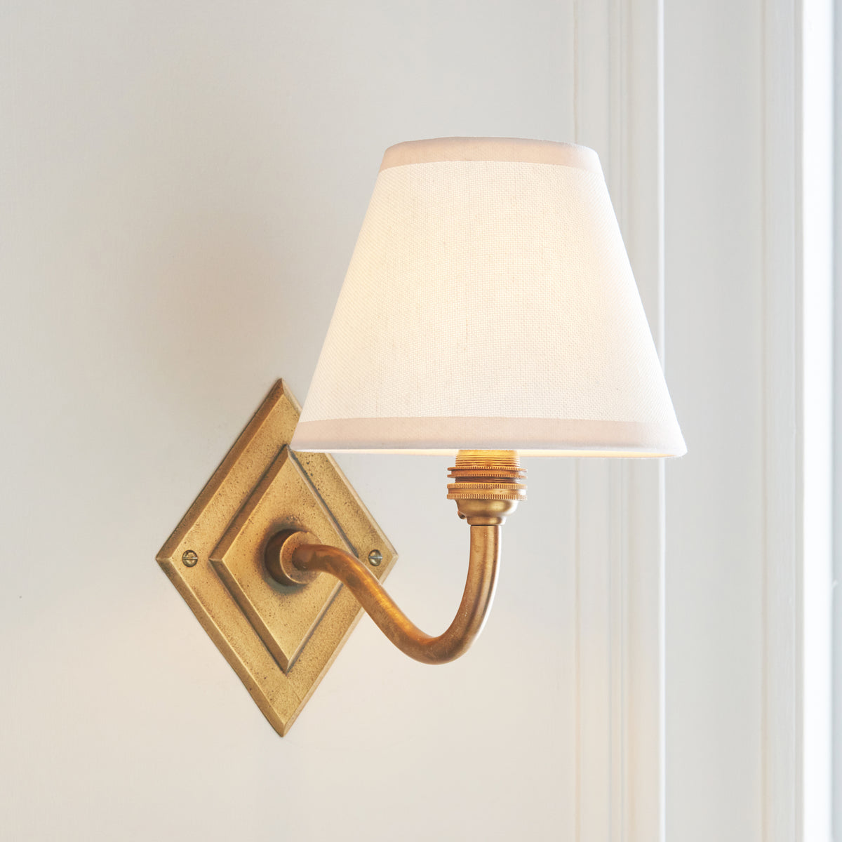 Diamond Curve Wall Light in Brass with Vintage White 16cm Ivy Shade