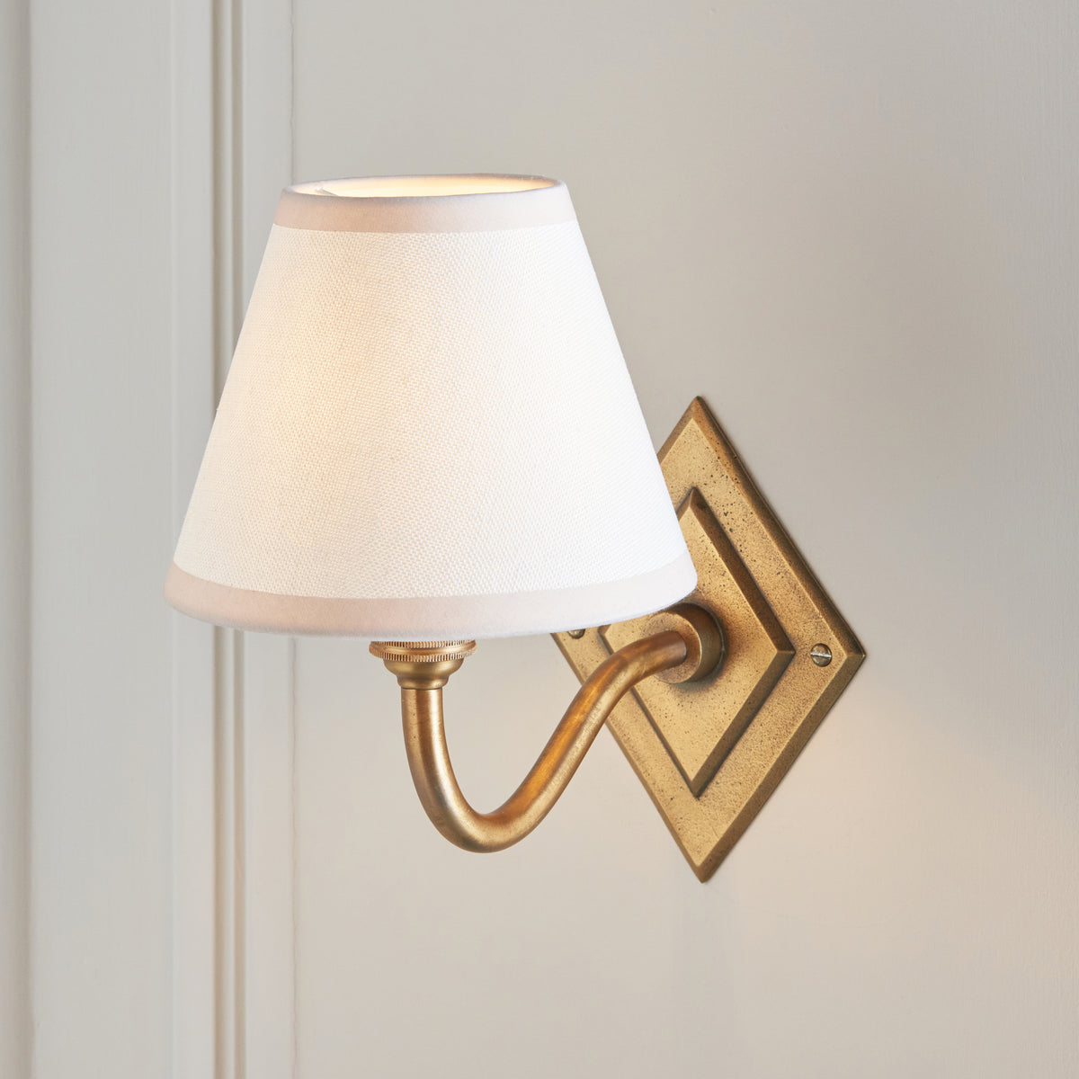 Diamond Curve Wall Light in Brass with Vintage White 16cm Ivy Shade