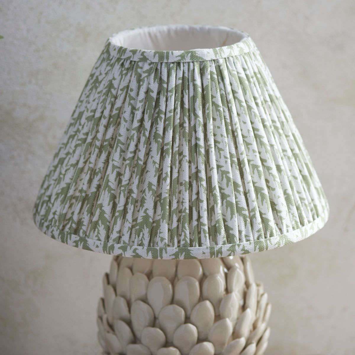 Layered Leaf Ceramic Table Lamp in Ivory Crackle Glaze with Garden Green 30cm Leaf Shade