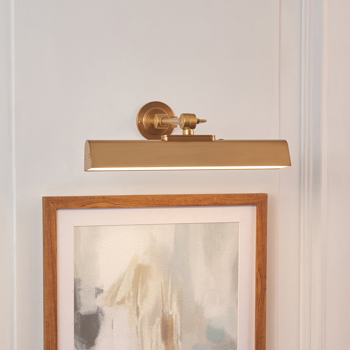 Dalyan Rechargeable and Dimmable Picture Light in Warm Brass