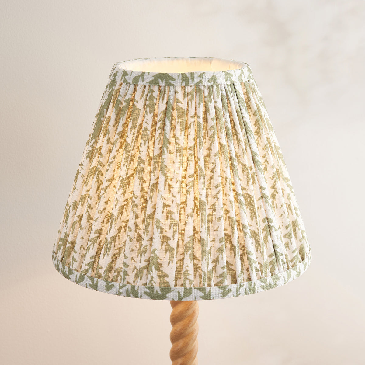 Twist Table Lamp with Herb Garden Green 25cm Leaf Shade