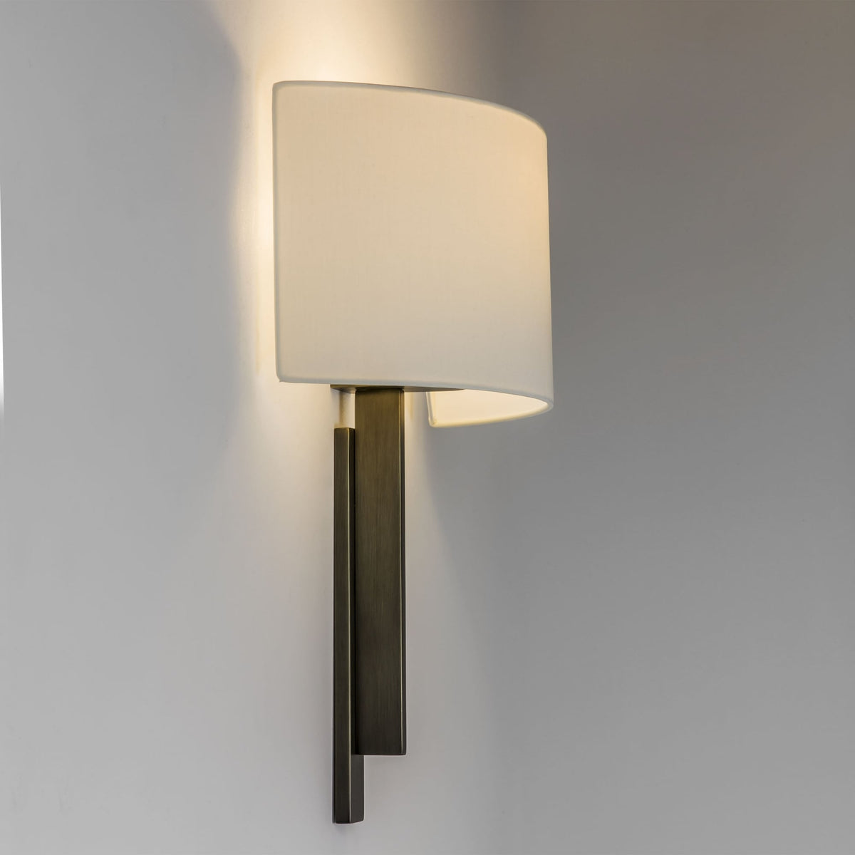Tate Wall Light in Bronze
