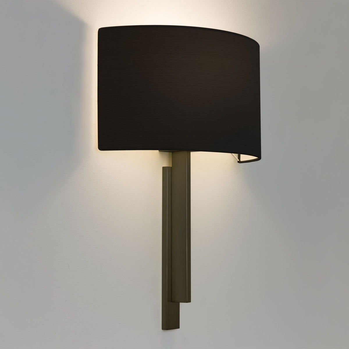 Tate Wall Light in Bronze
