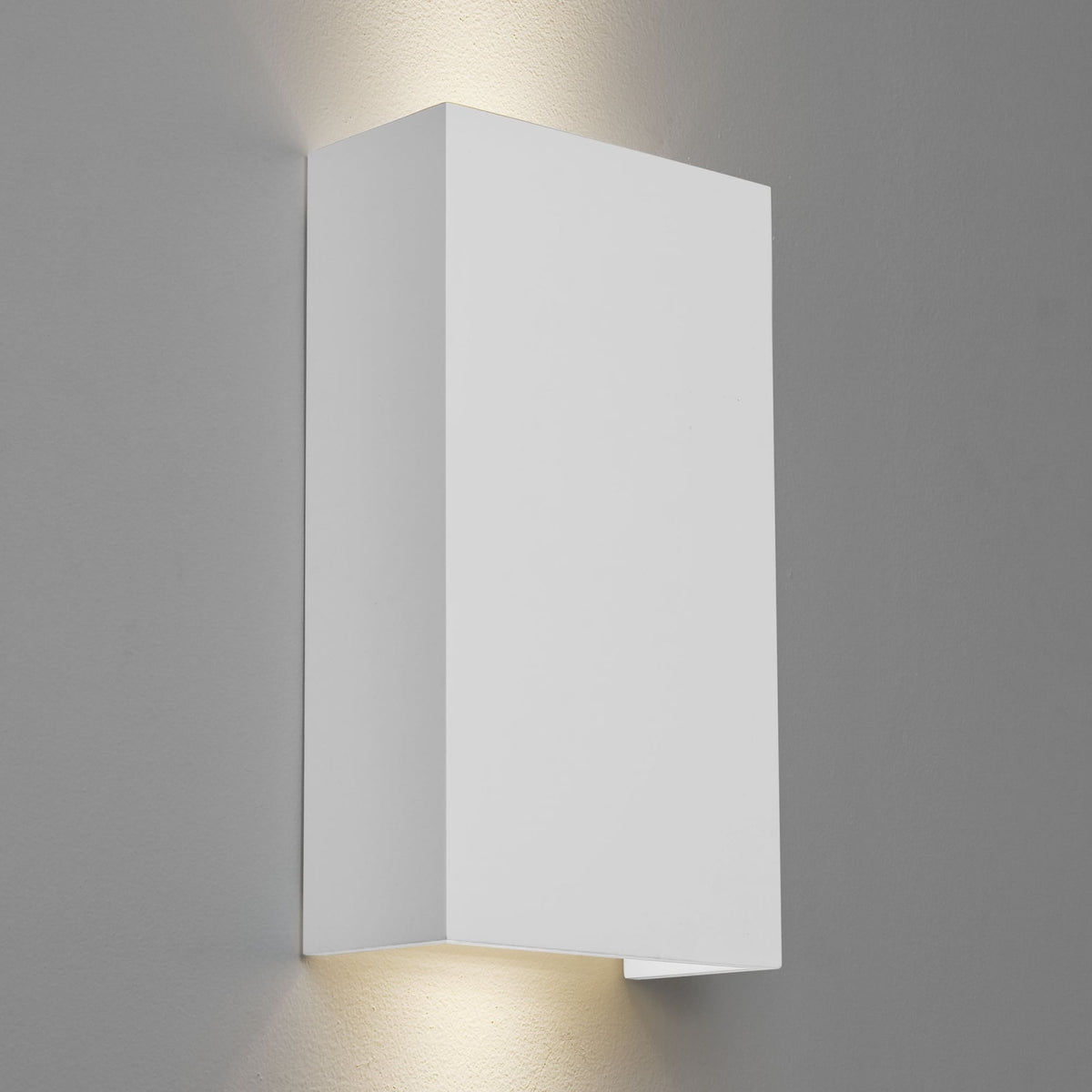 Pella 190 White Plaster Wall Light