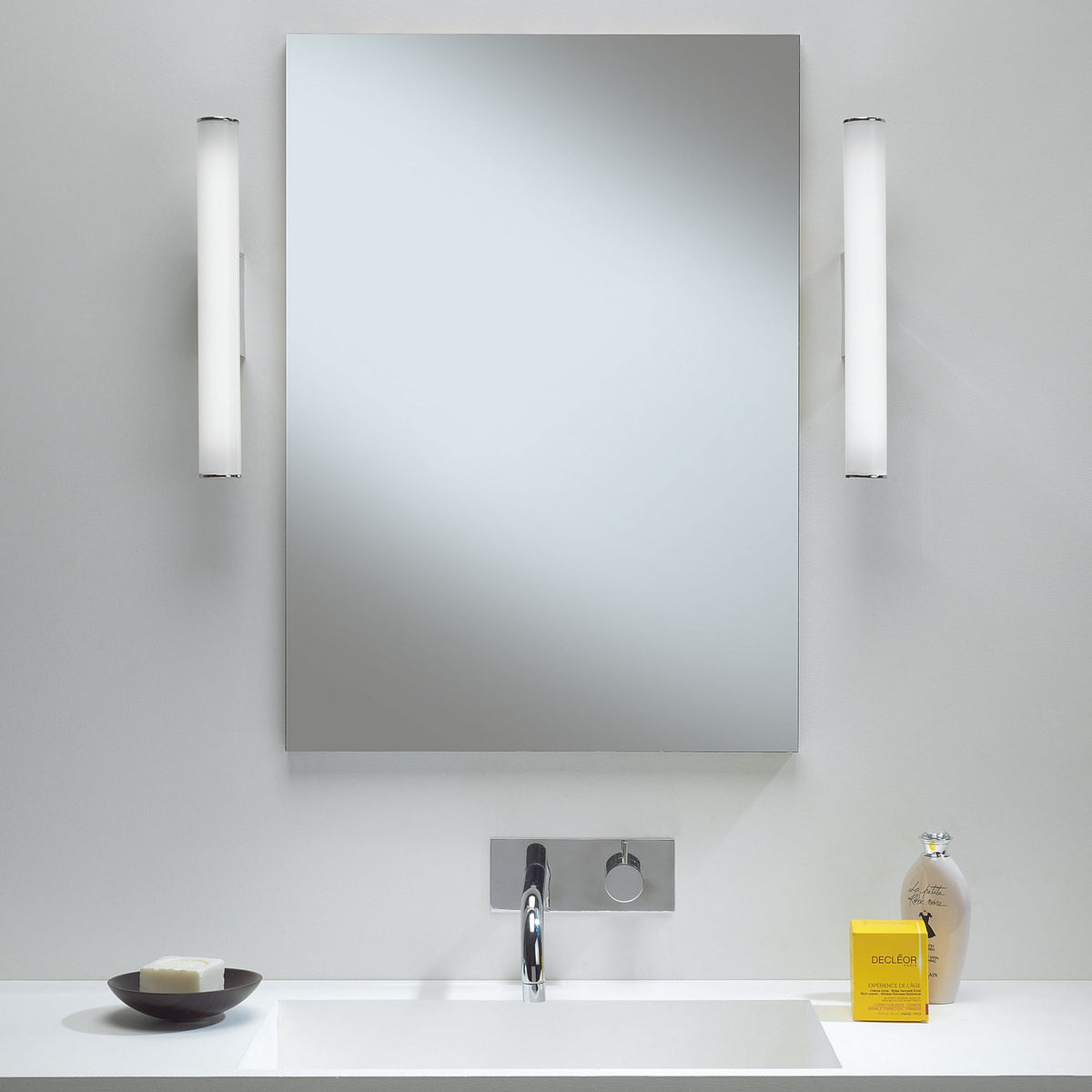Dio LED IP44 Bathroom Mirror Wall Light