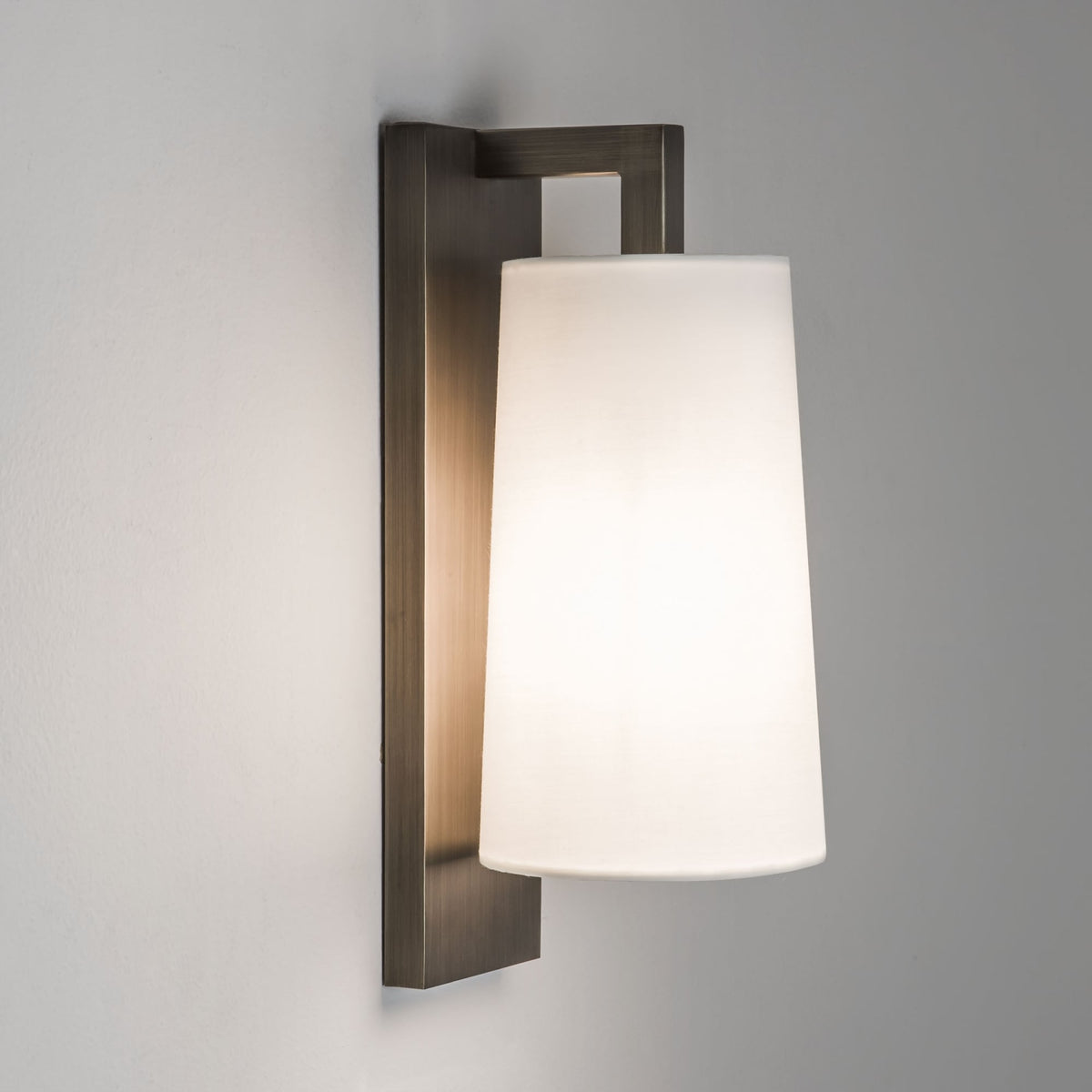 Lago 280 IP44 Wall Light in Bronze