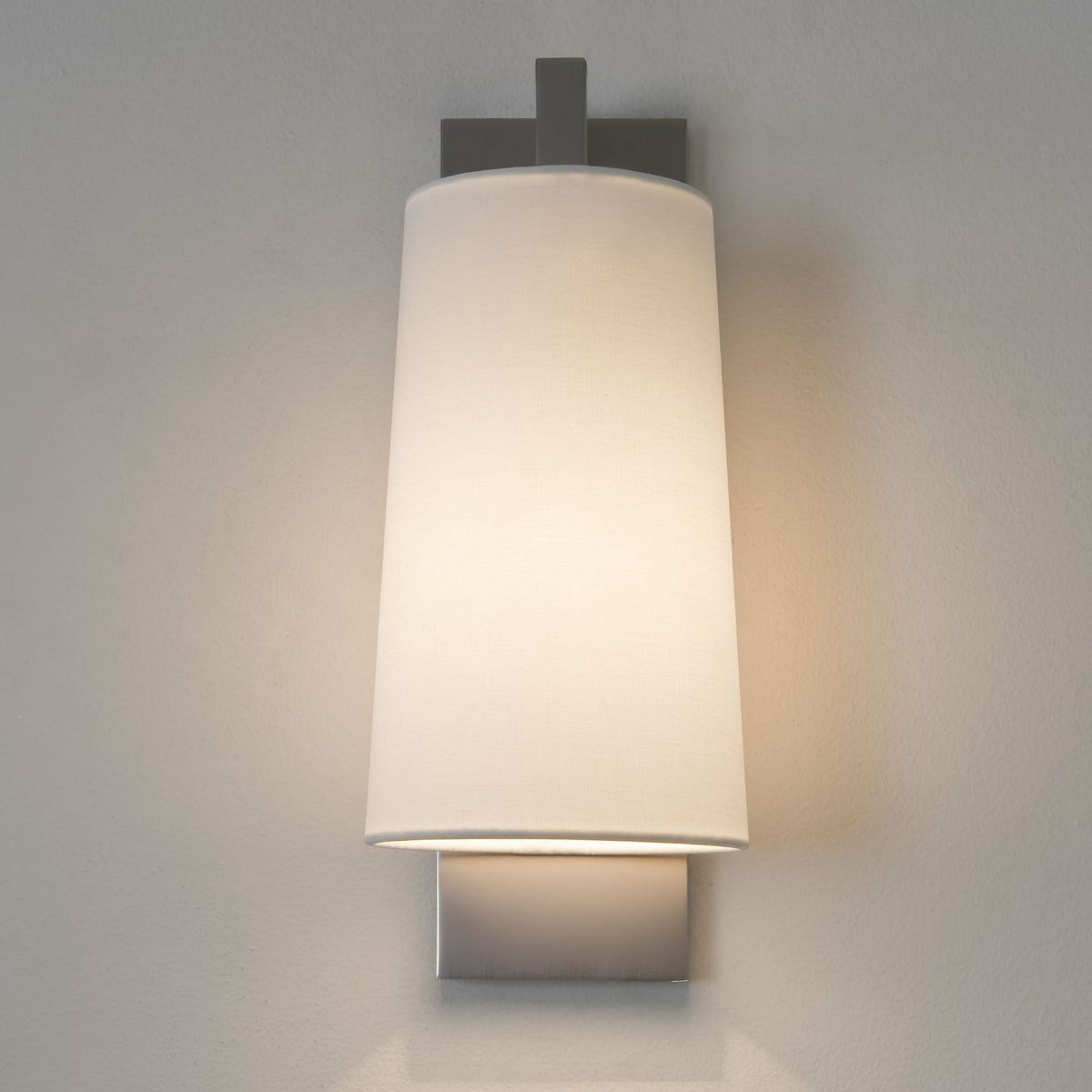 Lago 280 IP44 Wall Light in Matt Nickel