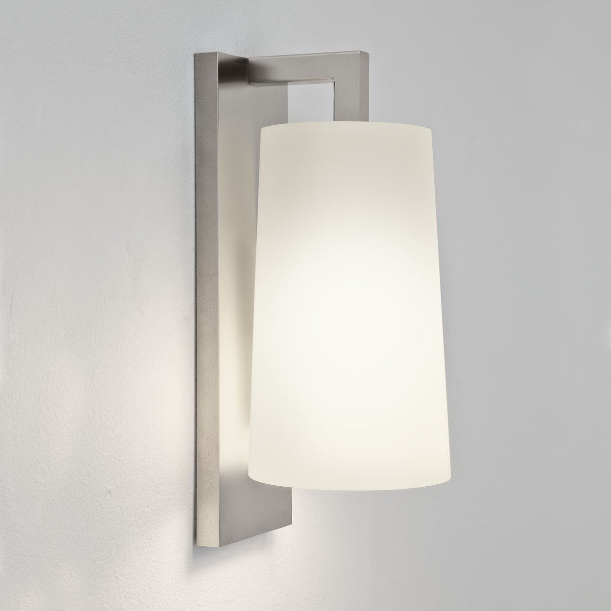 Lago 280 IP44 Wall Light in Matt Nickel