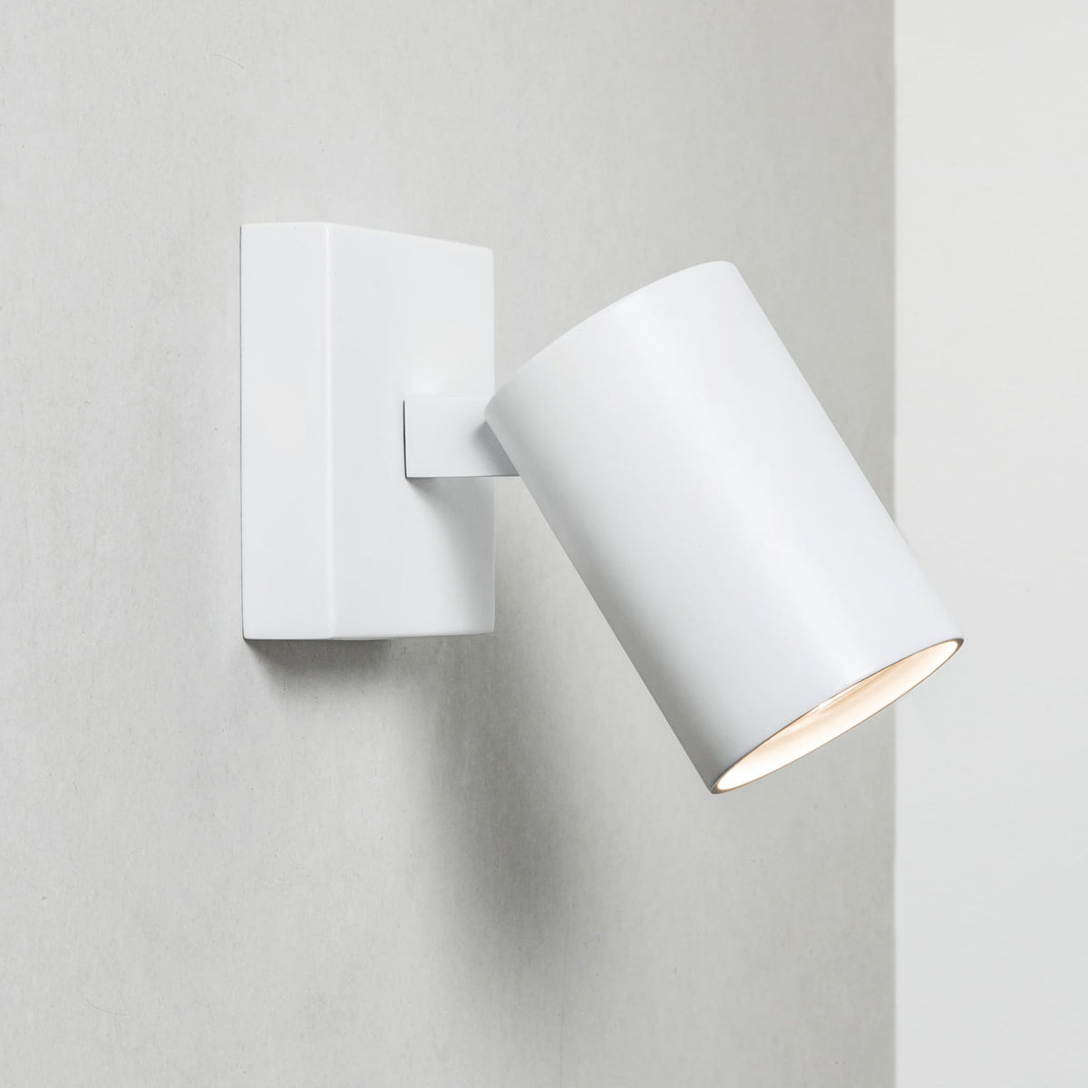 Ascoli Single Spotlight in White