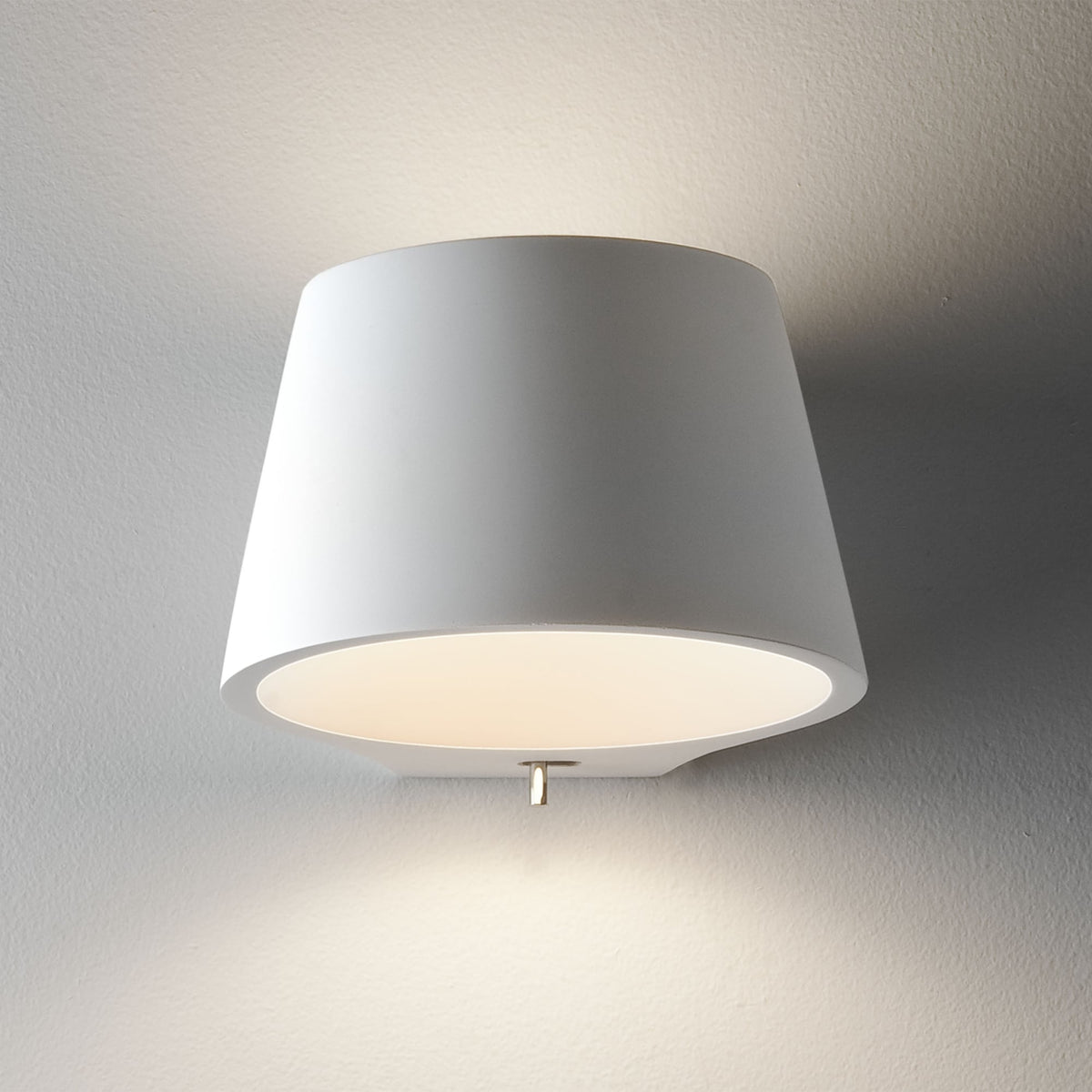 Koza Switched Plaster White Wall Light