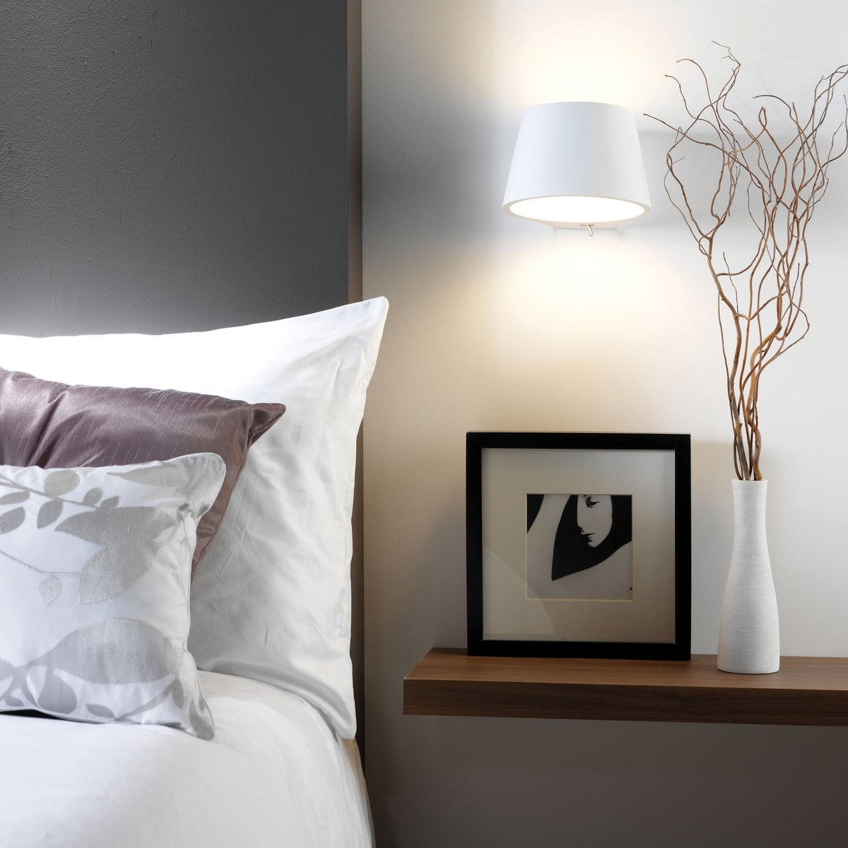 Koza Switched Plaster White Wall Light