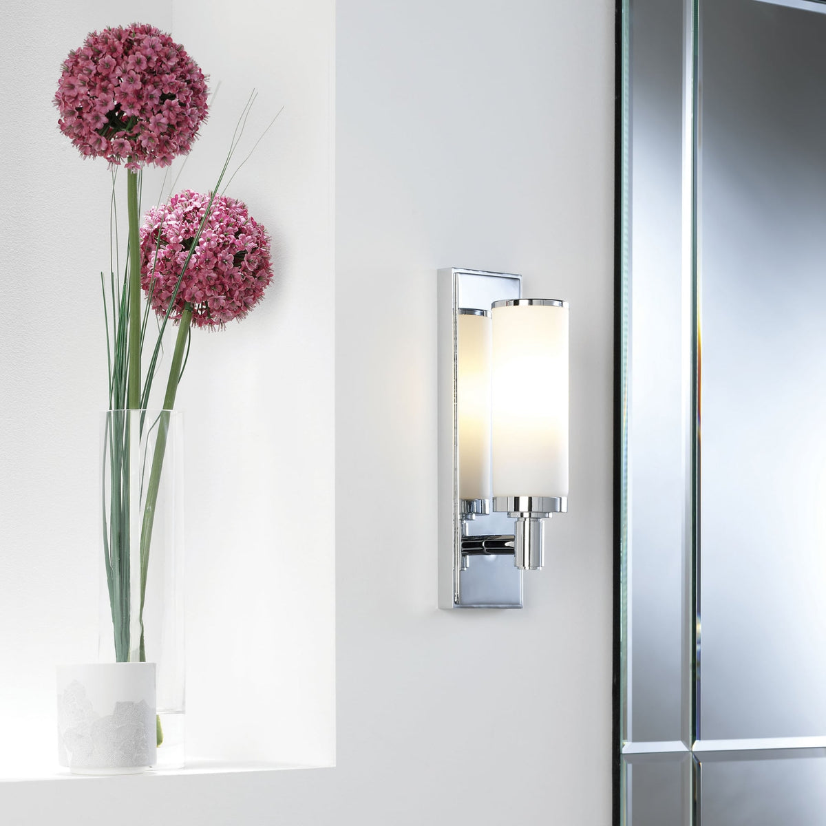 Verona Bathroom IP44 Wall Light in Polished Chrome