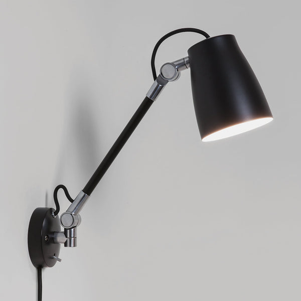 Atelier Grande Wall Light in Black