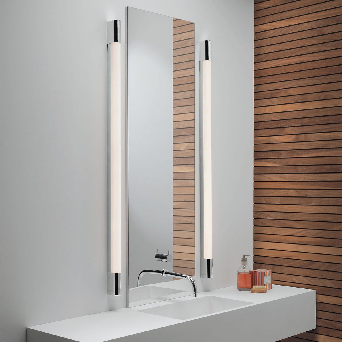 Palermo 900 LED IP44 Bathroom Wall Light in Chrome