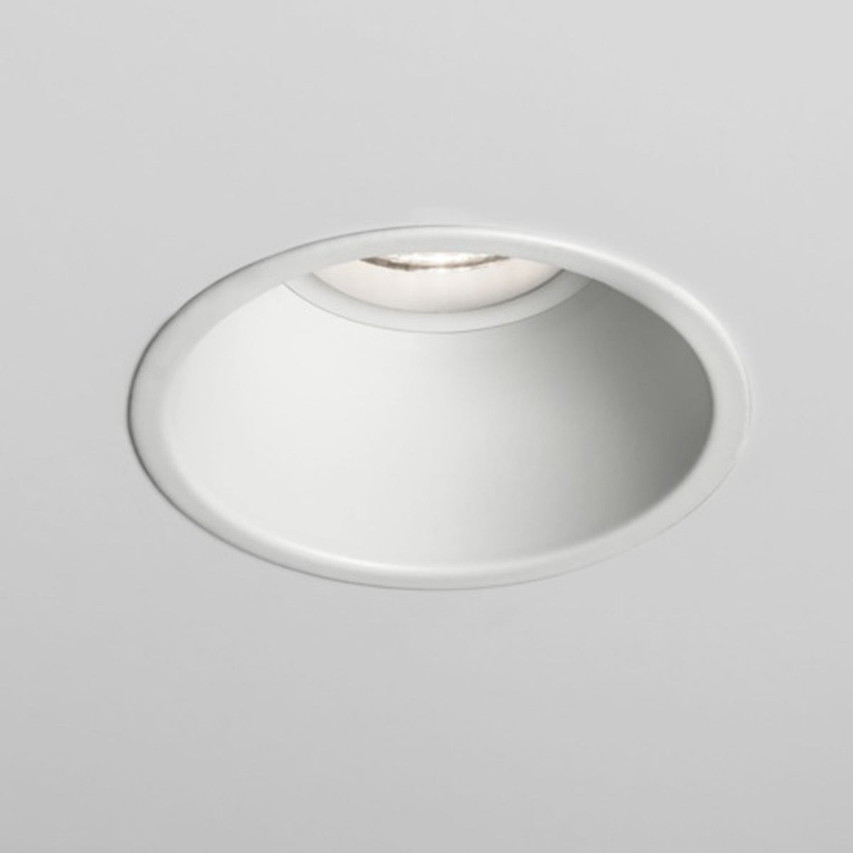 Minima LED Recessed Round Downlight in White