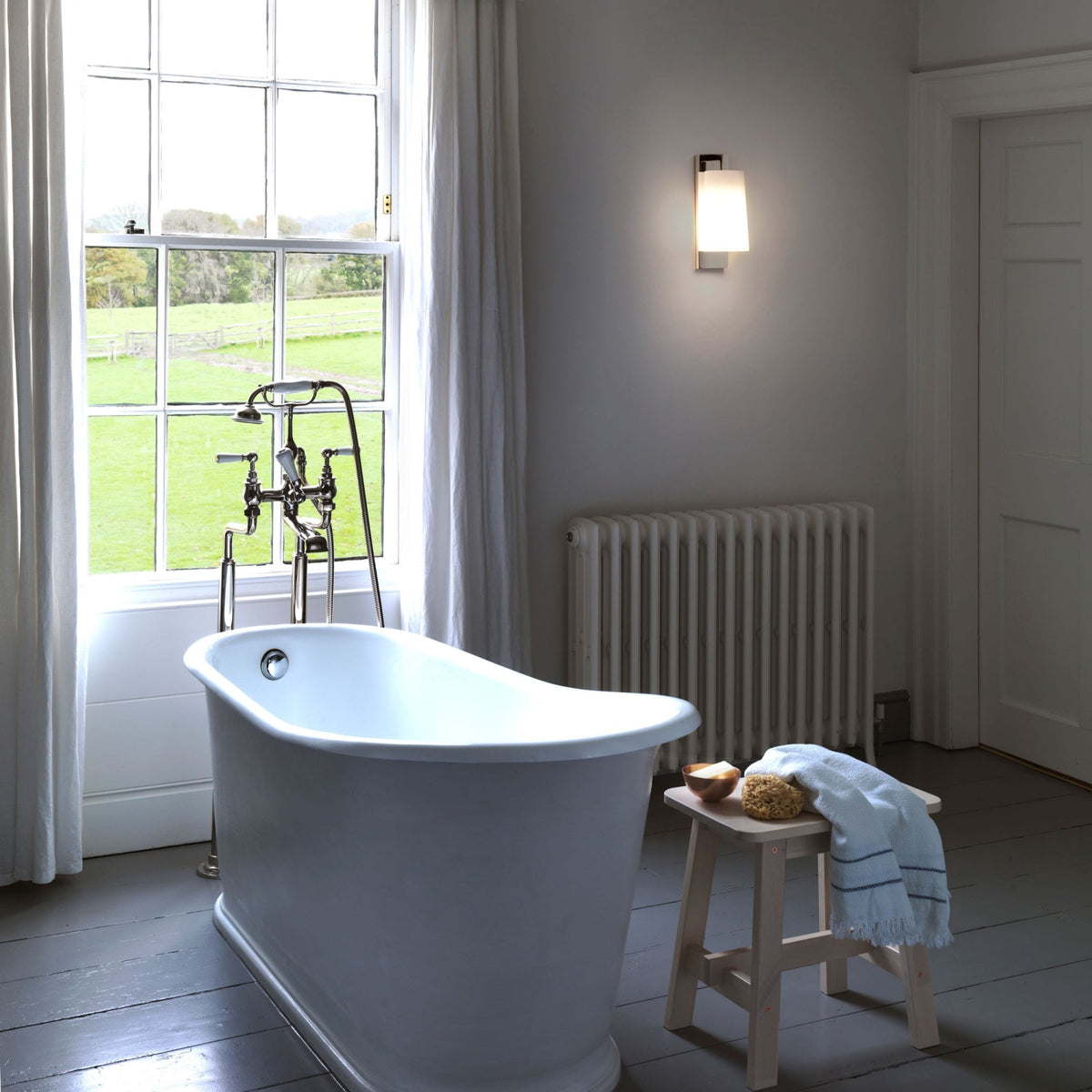 Lago 280 IP44 Wall Light in Matt Nickel