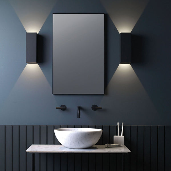 Oslo 255 LED IP65 Exterior Wall Light in Black