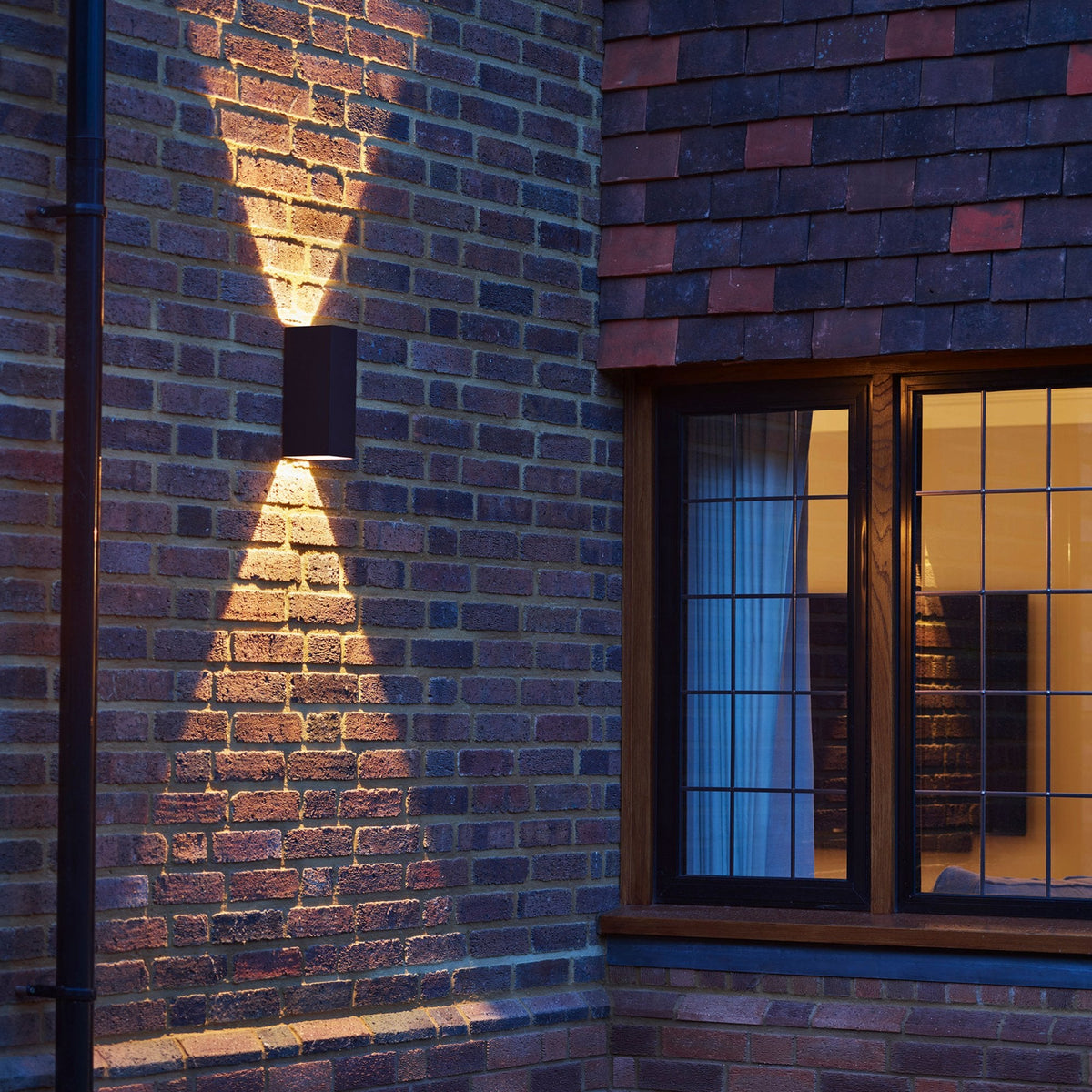 Oslo 255 LED IP65 Exterior Wall Light in Black