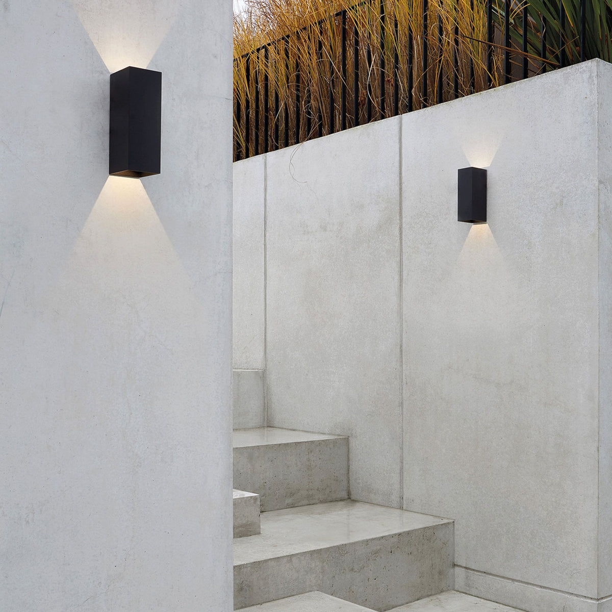 Oslo 255 LED IP65 Exterior Wall Light in Black