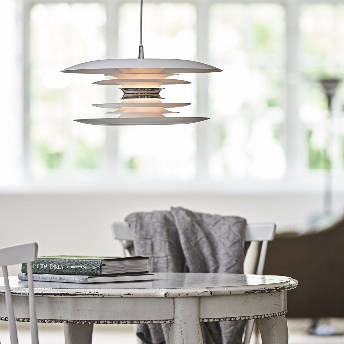 Diablo 500 Single Metal Pendant in Flat White