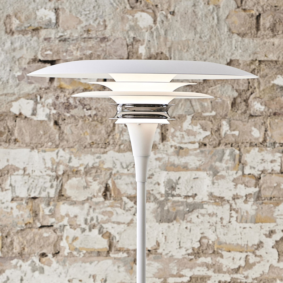 Diablo Metal Floor Light in Flat White