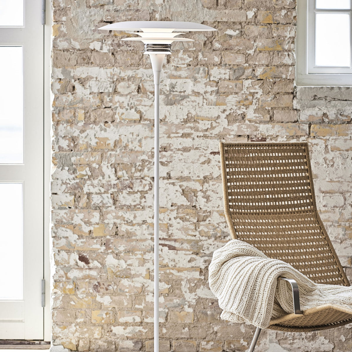 Diablo Metal Floor Light in Flat White