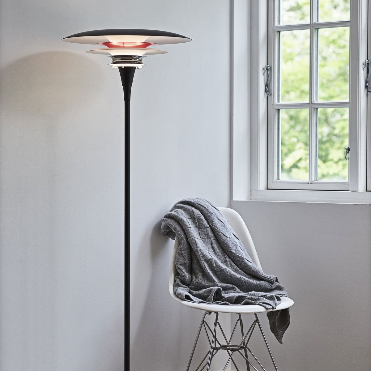 Diablo Metal Floor Light in Flat Black and Glossy Red