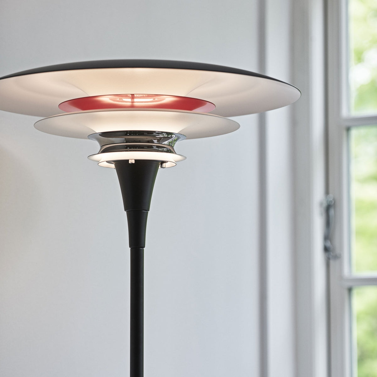 Diablo Metal Floor Light in Flat Black and Glossy Red