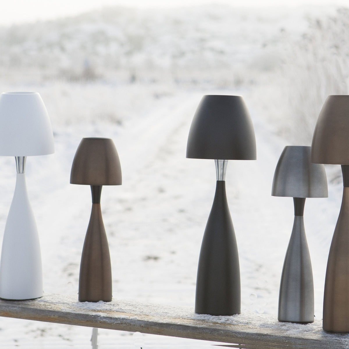 Anemon Medium Table Light in Opal Glass