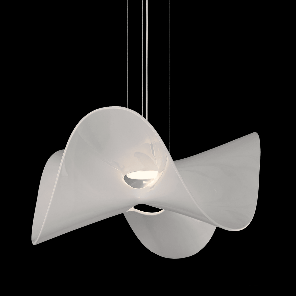 Manta 650 Large LED Pendant Light in White