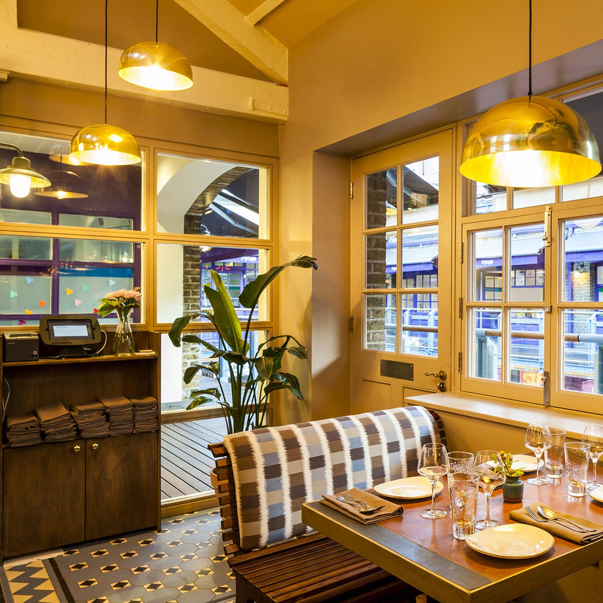 Maua 30cm E27 Pendant Light in Polished Brass