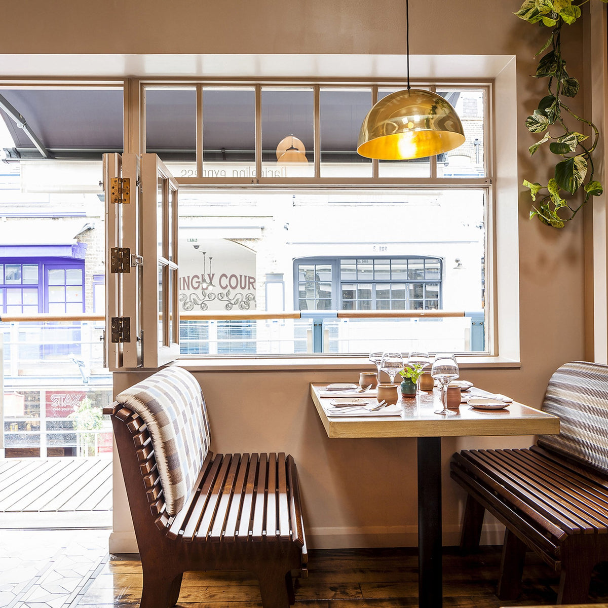 Maua 30cm E27 Pendant Light in Polished Brass