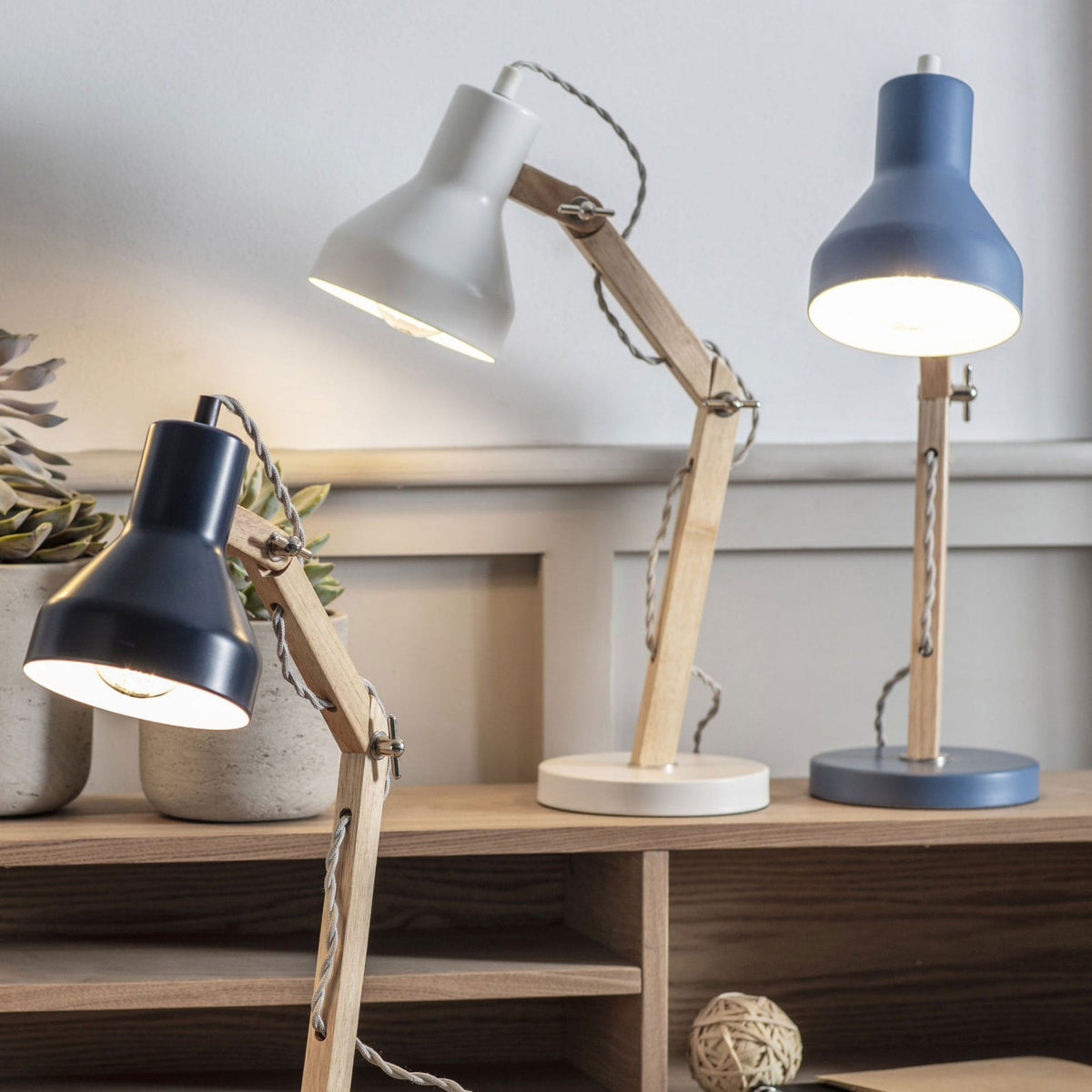 Folgate Desk Lamp in Lily White