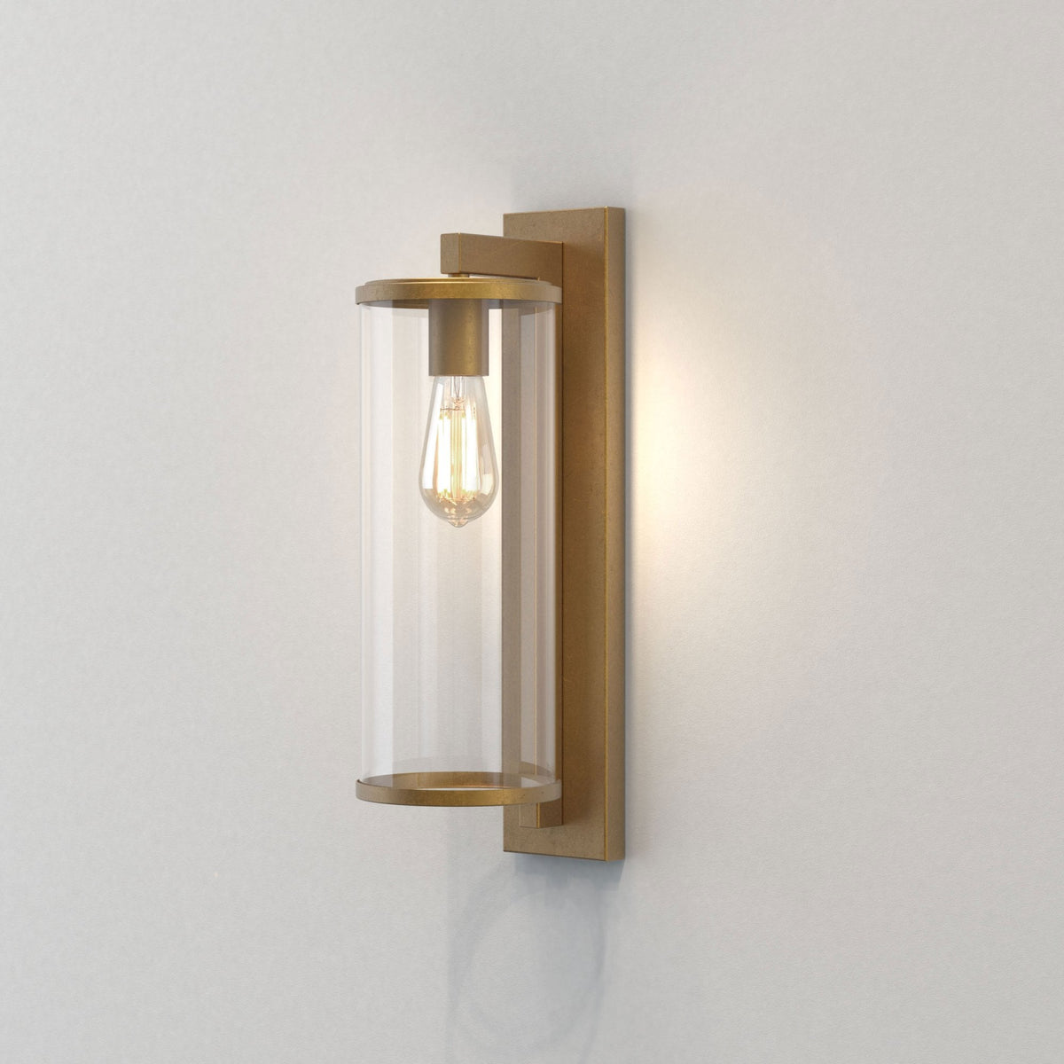 Pimlico 500 Exterior Wall Light in Antique Brass